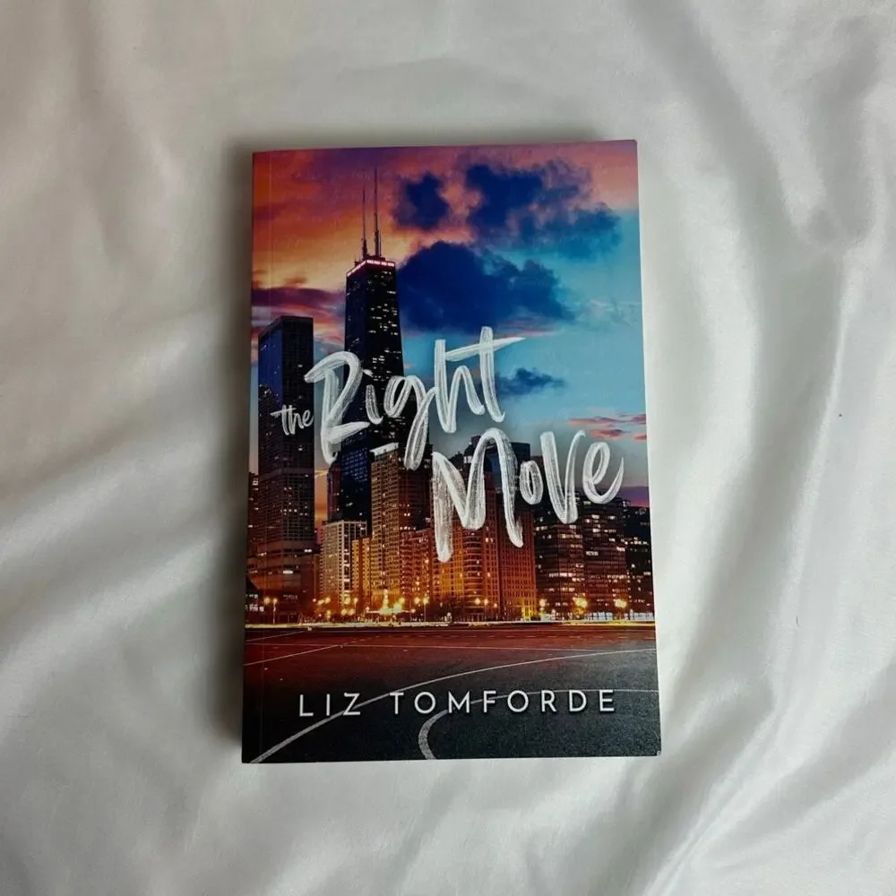 The Right Move Liz Tomforde OOP Indie Skyline Cover Paperback Windy City #2